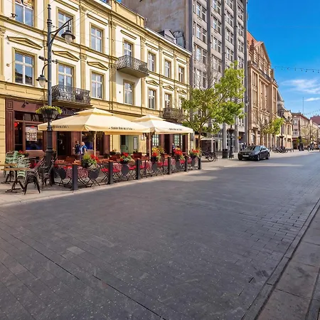 Appartamento Stylish With Air Conditioning In The Center Of By Renters Łódź
